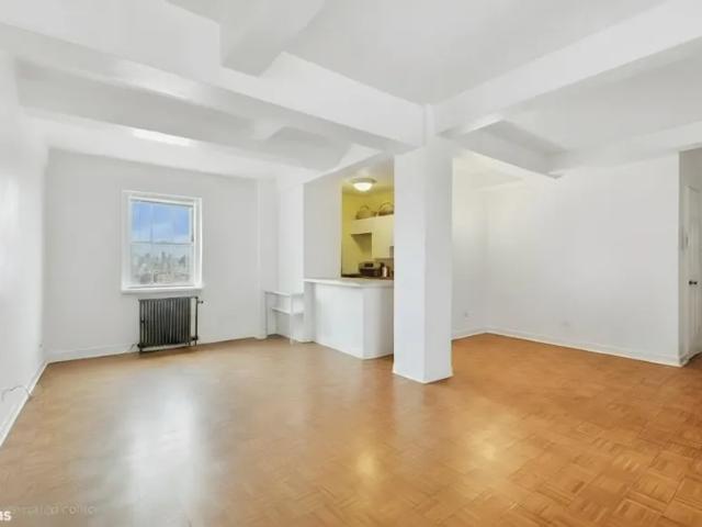 Apartment for sale in Arverne, New York