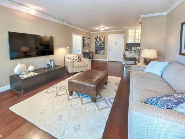 Apartment for sale in Arverne, New York