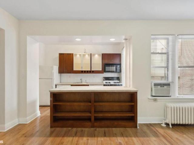 Apartment for sale in Arverne, New York