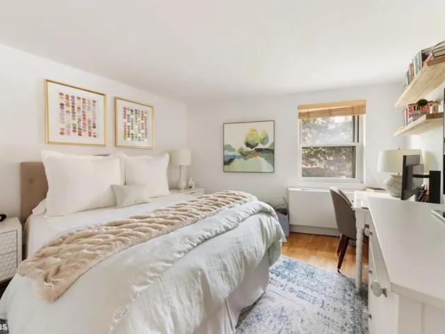 Apartment for sale in Arverne, New York