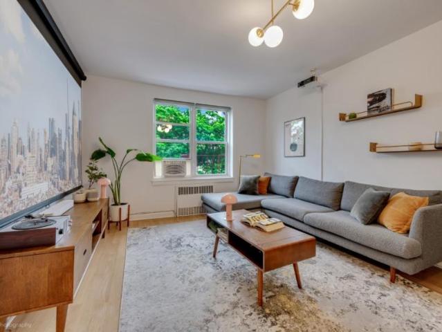Apartment for sale in Queens, Arverne