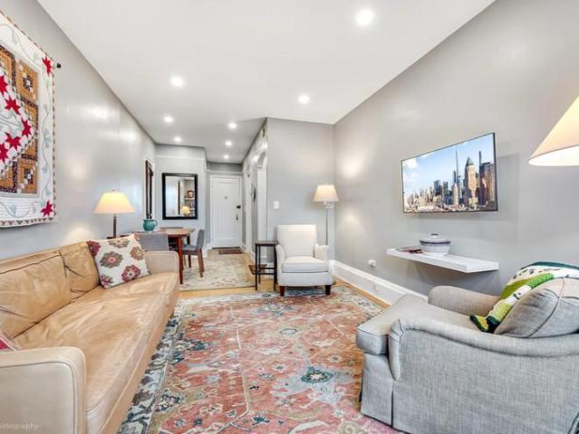 Apartment for sale in Queens, Arverne