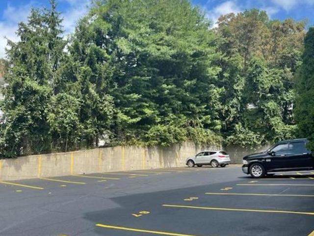 Apartment for sale in Glenwood, New York