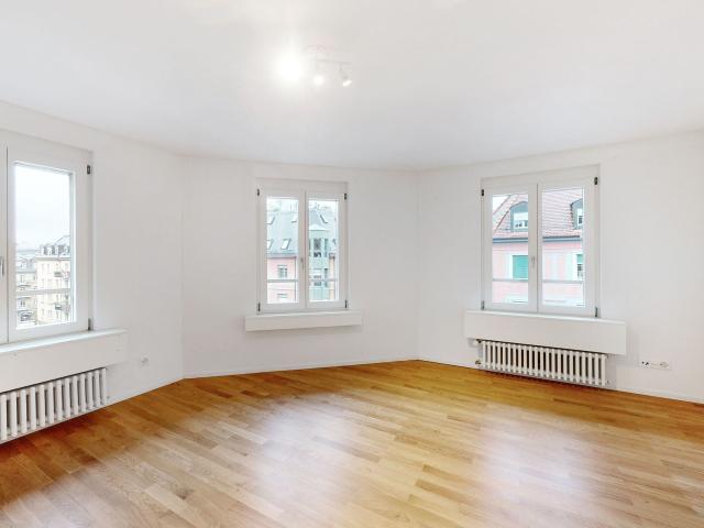 Apartment kaufen in Einigen, Zürich