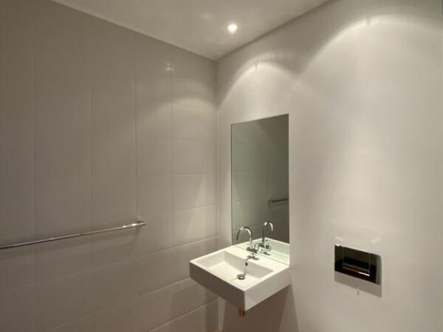 Apartment kaufen in Einigen, Zürich