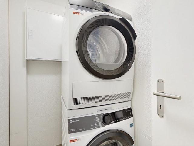 Apartment kaufen in Einigen, Zürich