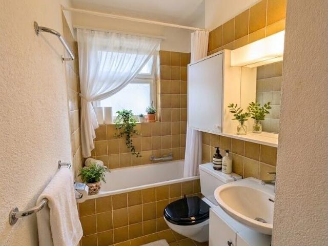 Apartment kaufen in Einigen, Zürich