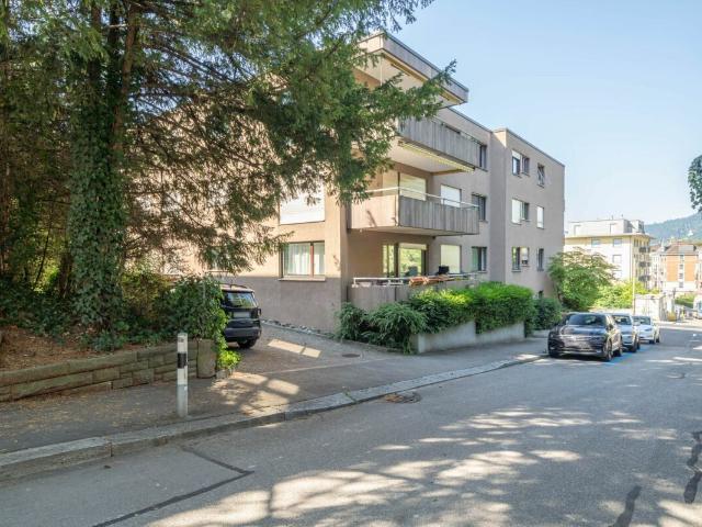 Apartment kaufen in Einigen, Zürich