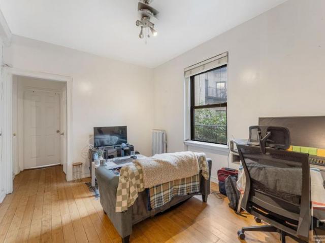 Apartment for sale in Astoria
