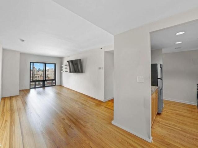 Apartment for sale in Arverne, New York