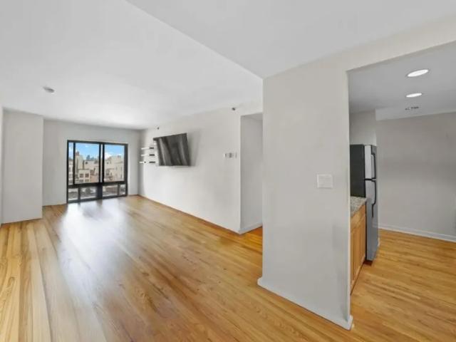 Apartment for sale in Arverne, New York