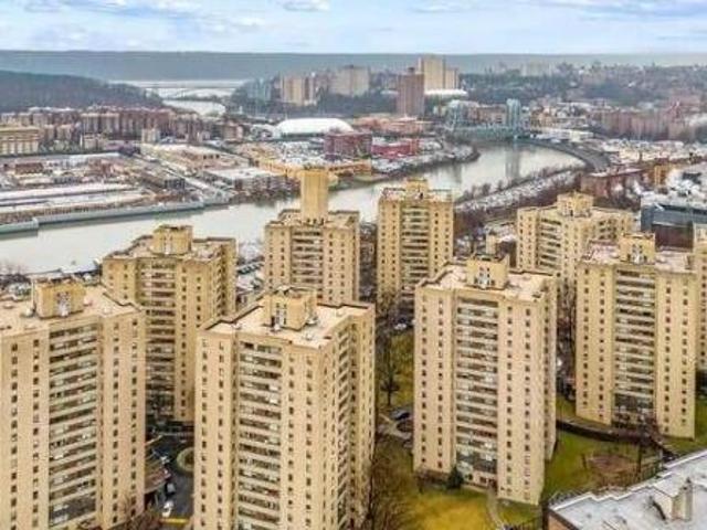 Apartment for sale in The Bronx, Arverne