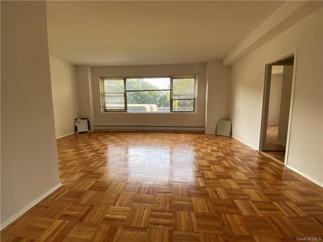 Apartment for sale in The Bronx, Arverne