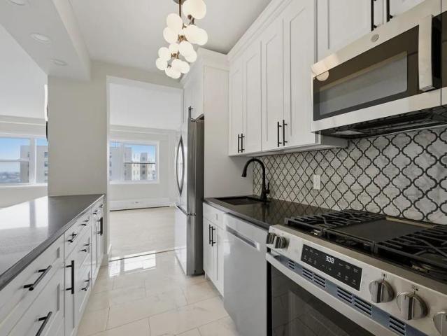 Apartment for sale in The Bronx, Arverne