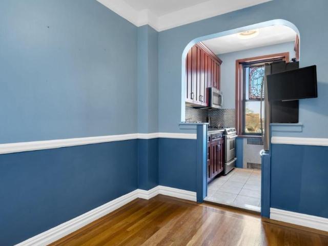 Apartment for sale in The Bronx, Arverne