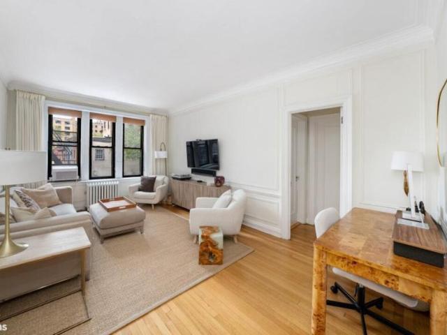 Apartment for sale in Arverne, New York