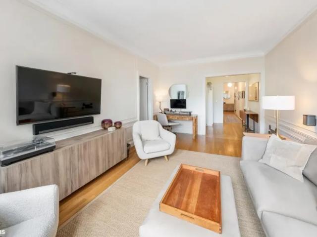 Apartment for sale in Arverne, New York