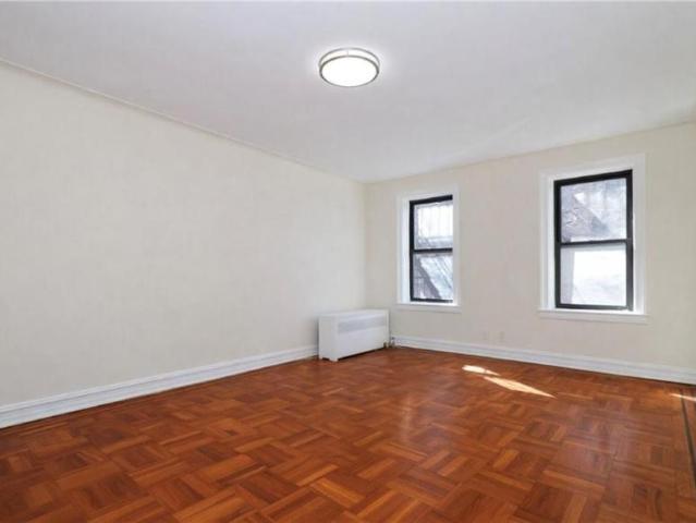Apartment for sale in Arverne, New York