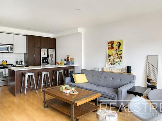 Apartment for sale in Arverne, New York