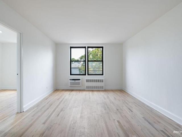 Apartment for sale in Arverne, New York