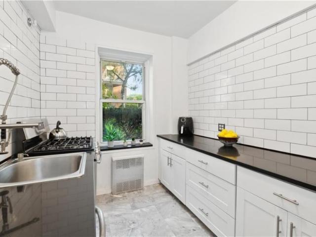 Apartment for sale in Arverne, New York