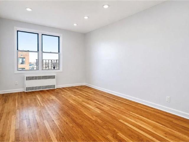 Apartment for sale in Arverne, New York