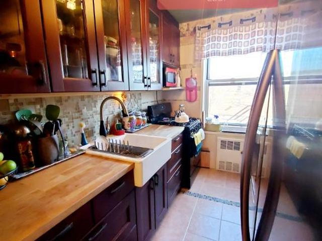 Apartment for sale in Arverne, New York
