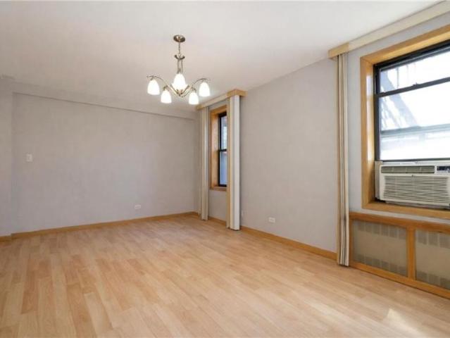 Apartment for sale in Arverne, New York