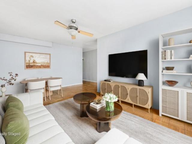 Apartment for sale in Arverne, New York