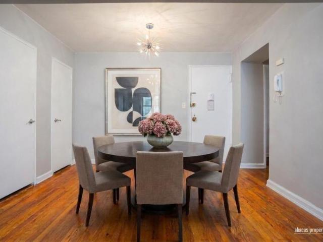 Apartment for sale in Arverne, New York