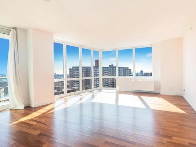 Apartment for sale in The Bronx, Arverne
