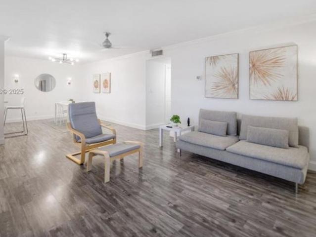 Apartment for sale in Hallandale Beach, Broward County