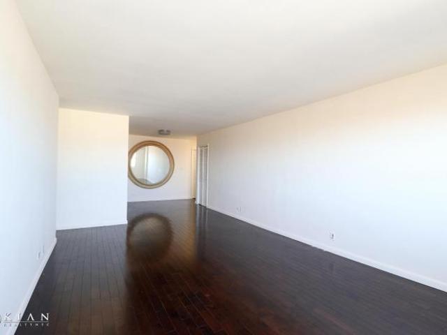 Apartment for sale in Flushing Apartment for sale in Flushing