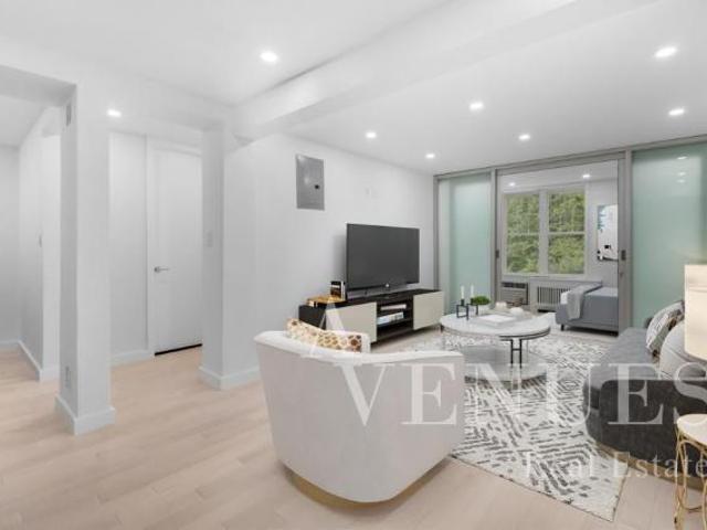 Apartment for sale in Queens, Arverne