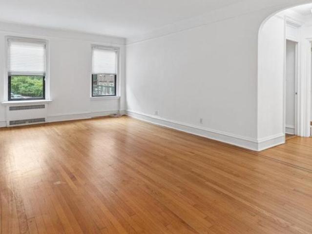 Apartment for sale in Queens, Arverne