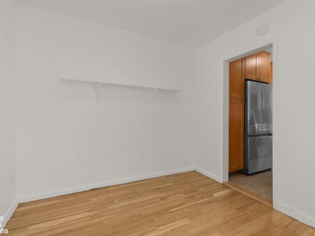 Apartment for sale in Queens, Arverne
