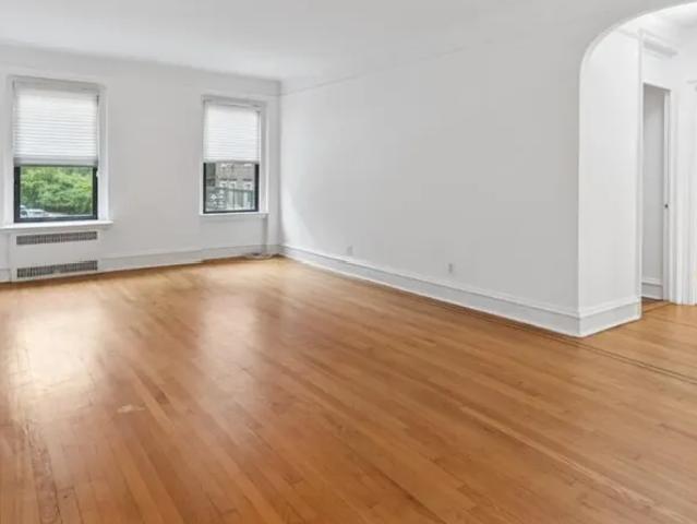Apartment for sale in Queens, Arverne