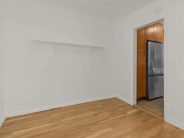 Apartment for sale in Queens, Arverne
