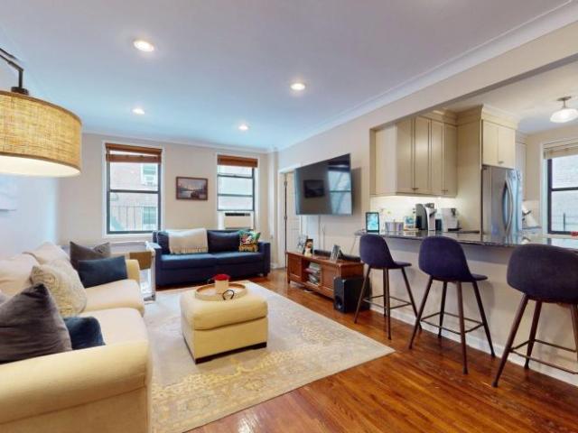 Apartment for sale in Queens, Arverne