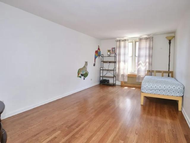 Apartment for sale in Queens, Arverne
