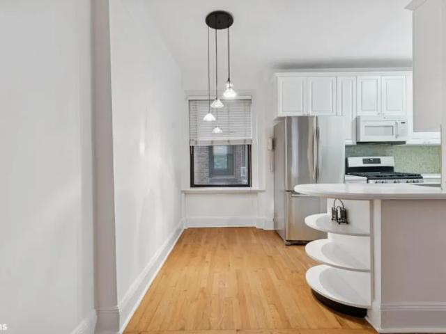 Apartment for sale in Queens, Arverne