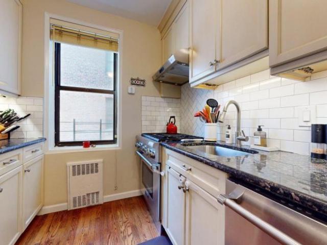 Apartment for sale in Queens, Arverne