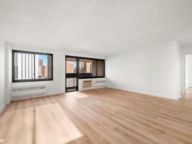 Apartment for sale in Arverne, New York