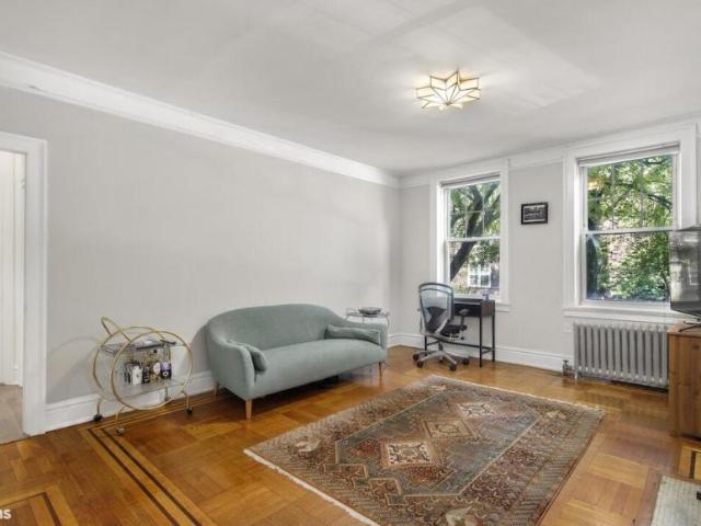 Apartment for sale in Queens, Arverne