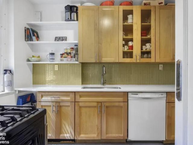 Apartment for sale in Queens, Arverne