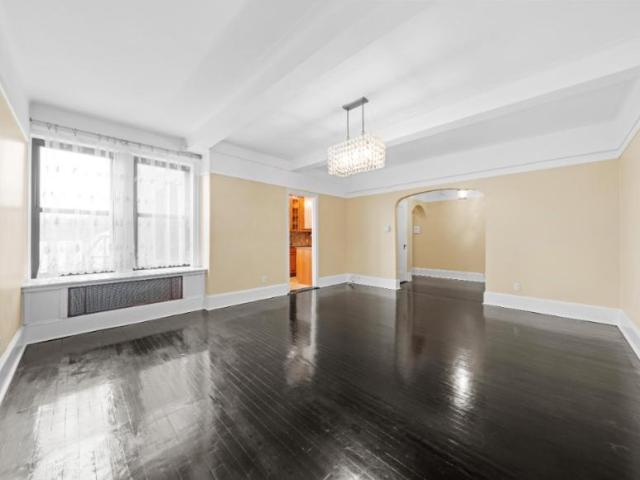 Apartment for sale in Kew Gardens