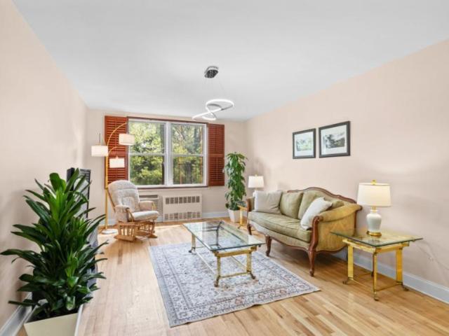 Apartment for sale in Queens, Arverne