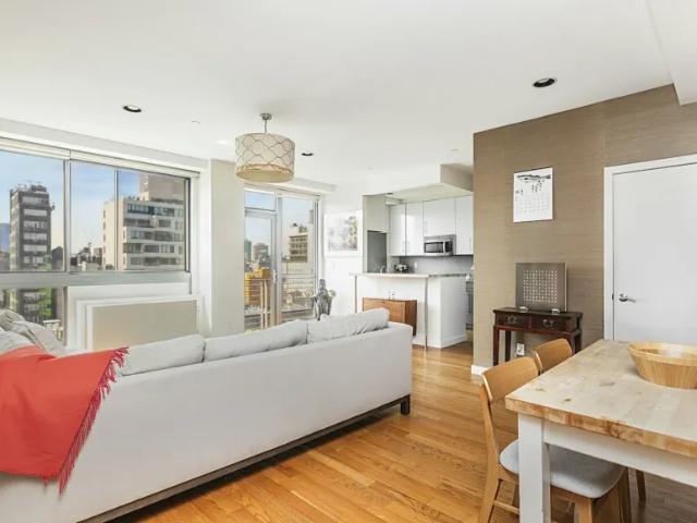 Apartment for sale in Arverne, New York