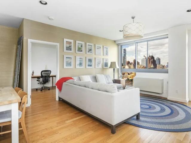 Apartment for sale in Arverne, New York