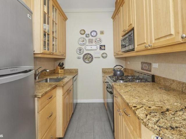 Apartment for sale in Arverne, New York